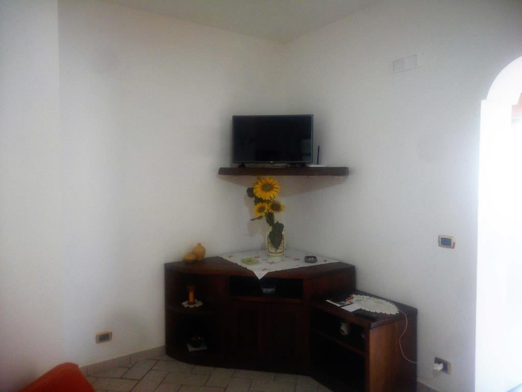 La Casa Dei Fiori - Ospitalita Diffusa Аджерола Екстериор снимка
